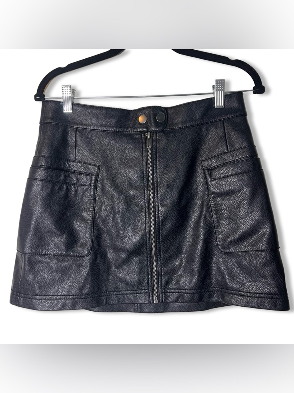 Free People Women Moto Faux Leather Mini Skirt Black Front‎ Zip Pockets Sz. 4